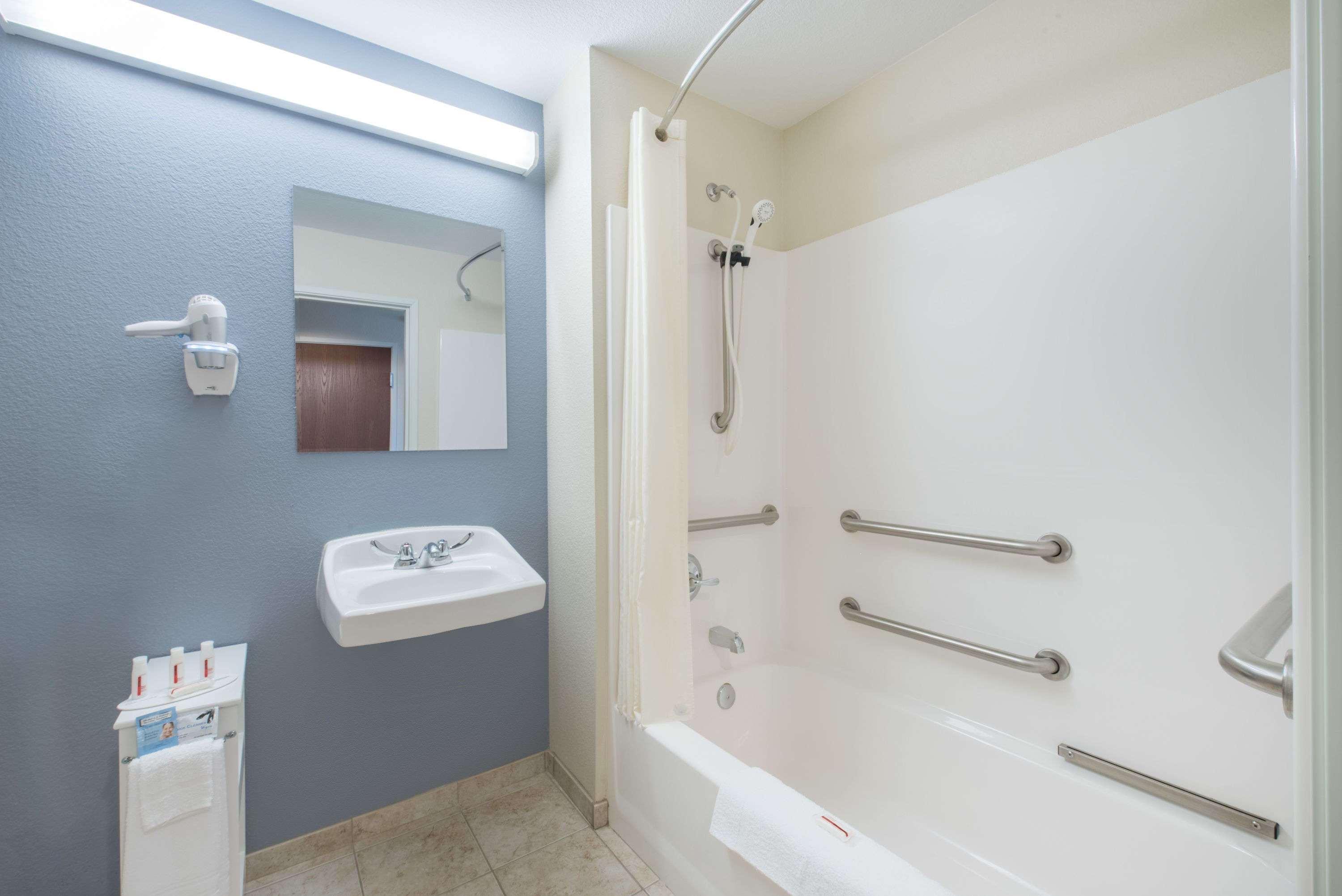 Days Inn By Wyndham Minot Exteriér fotografie