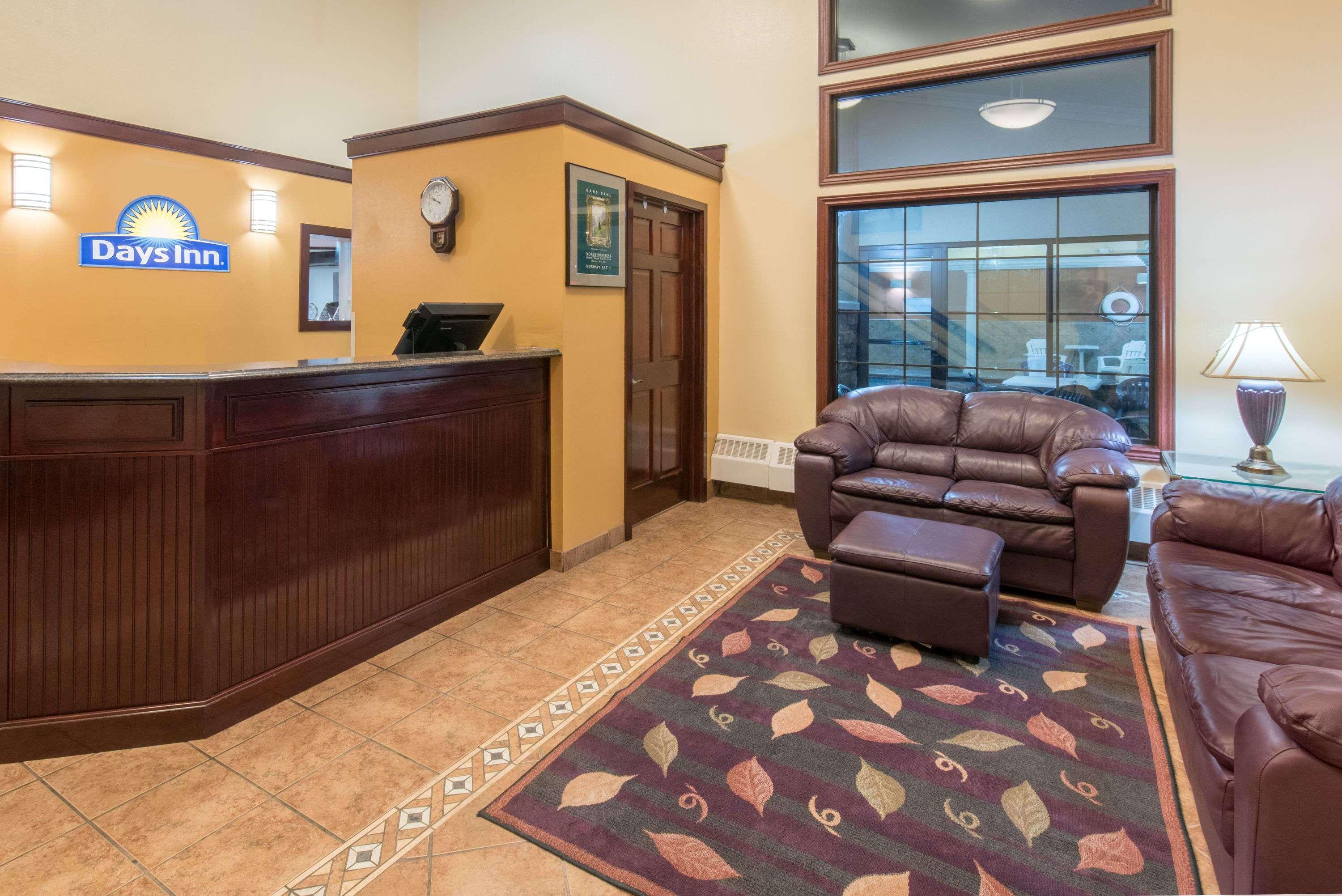 Days Inn By Wyndham Minot Exteriér fotografie