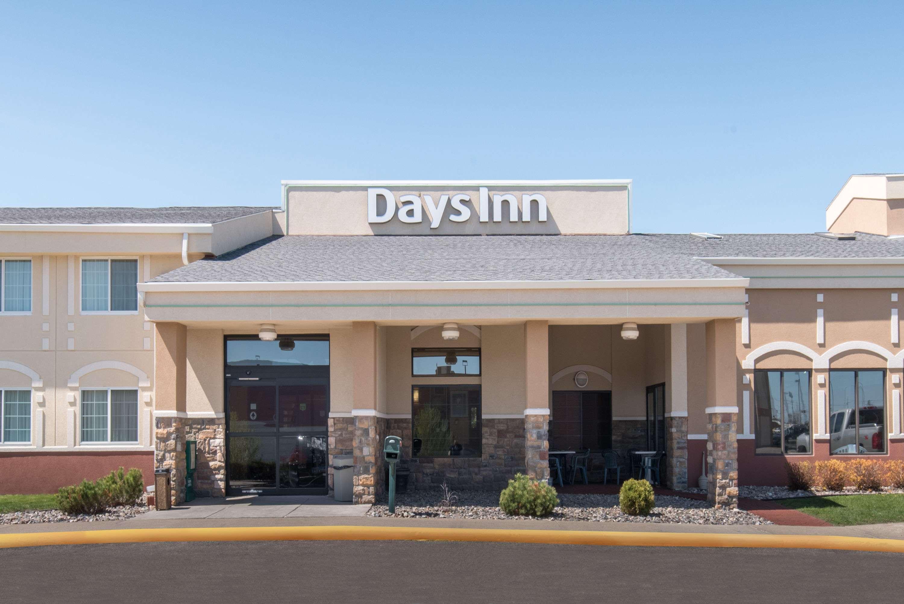 Days Inn By Wyndham Minot Exteriér fotografie