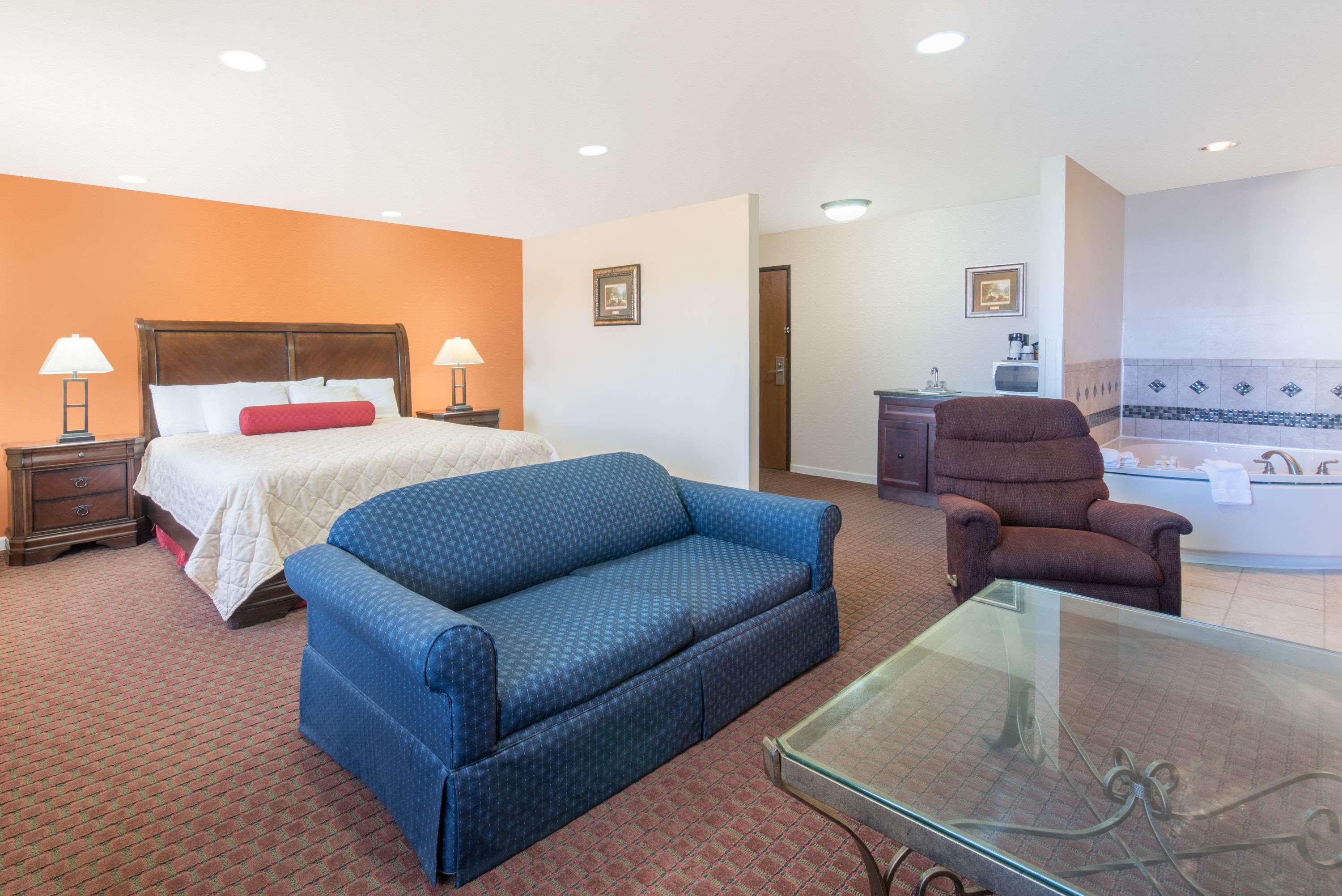 Days Inn By Wyndham Minot Exteriér fotografie