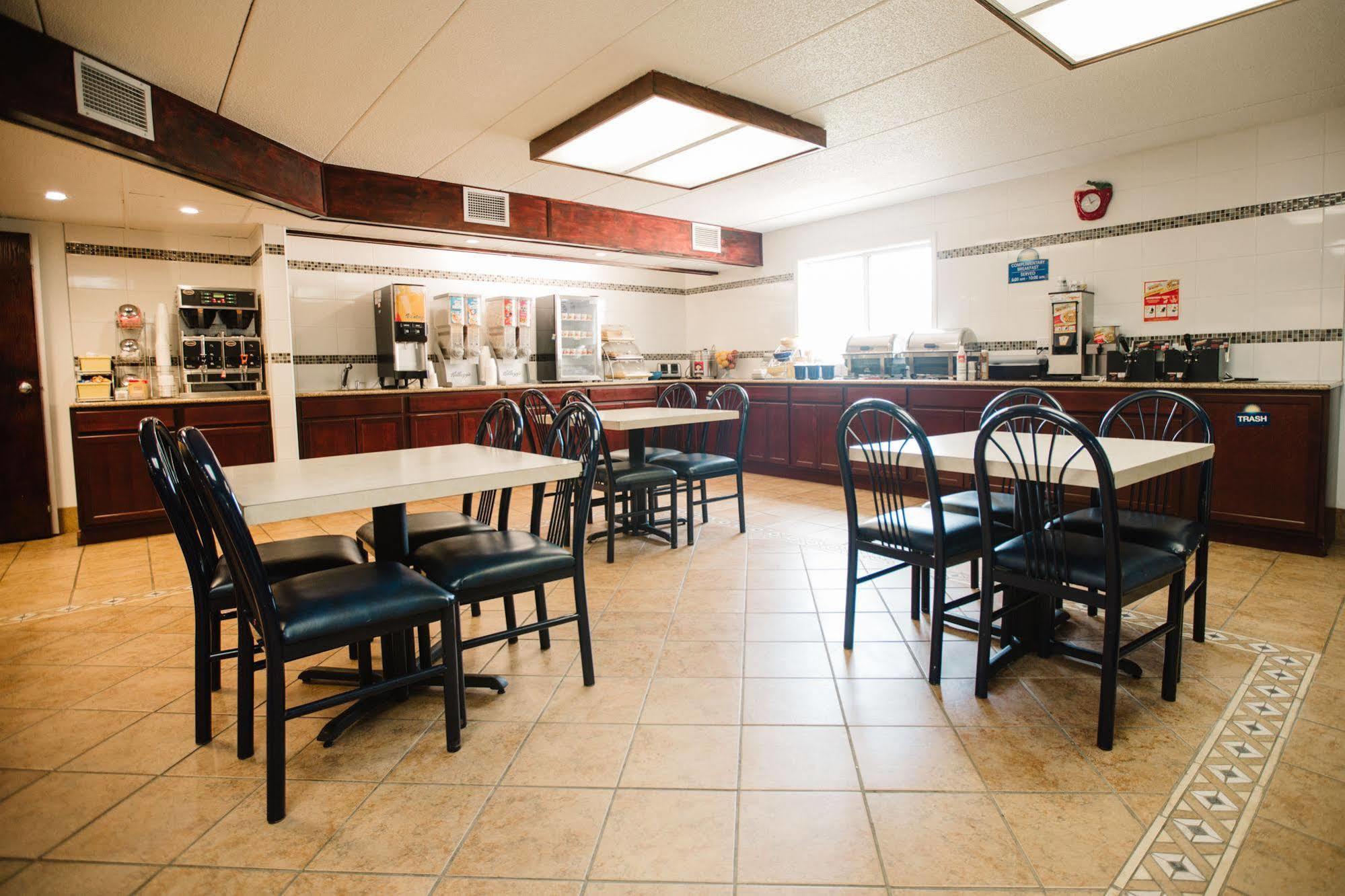 Days Inn By Wyndham Minot Exteriér fotografie